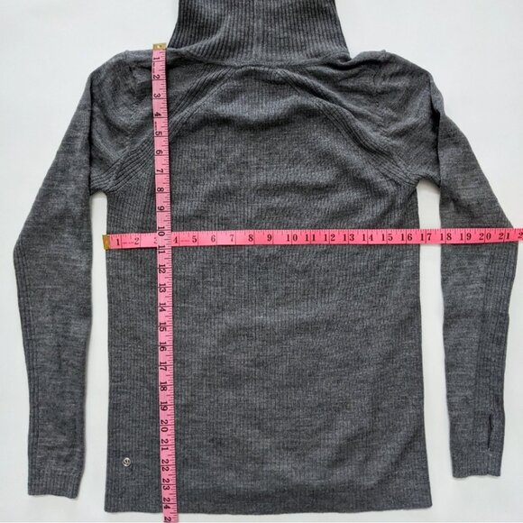 Lululemon pure wool Sweat and Savasana grey turtleneck sweater, women's 8 - Picture 8 of 8